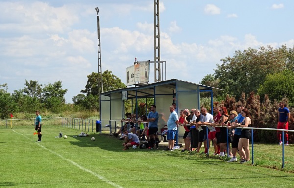Károlyházai Sportpálya - Károlyháza