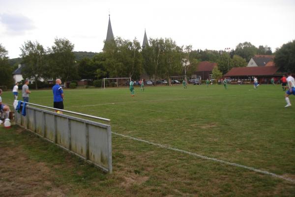 Sportplatz an der Kirche - Brakel-Riesel