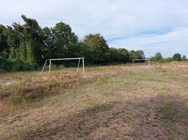 Sportplatz an der Schule - Düsseldorf-Wittlaer