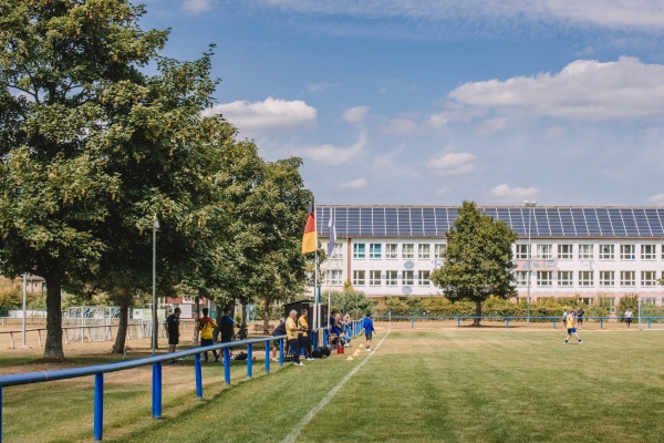 Glück-Auf-Sportstätte - Neukieritzsch-Deutzen