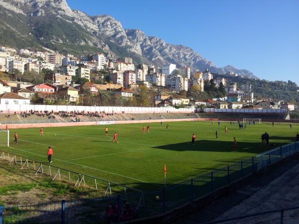 Stadiumi Kastrioti - Krujë