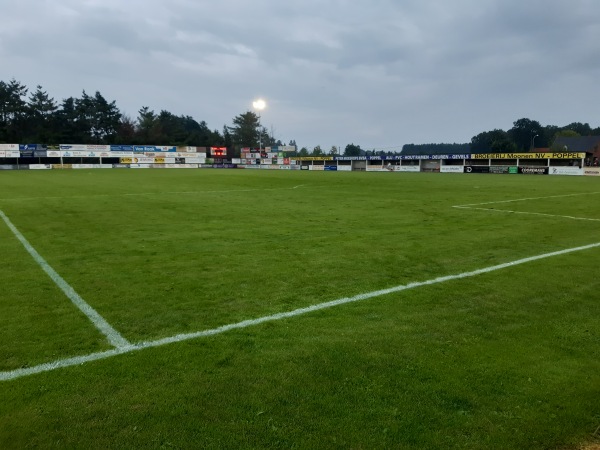 Complex Steenweg Baarle - Ravels-Poppel
