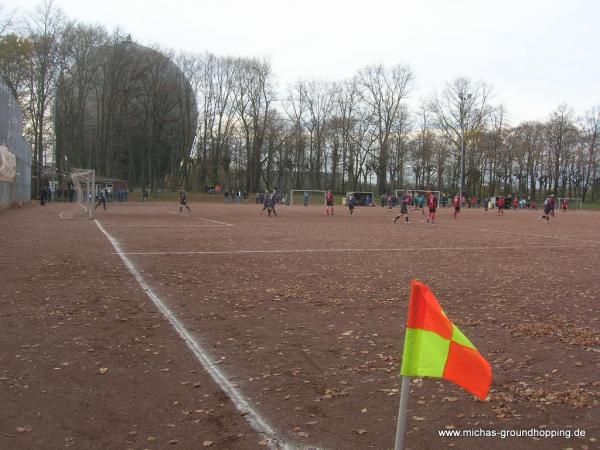 Sportplatz Piccoloministraße - Köln-Mülheim