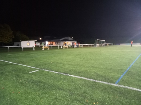 Sportplatz an der Schule - Urbach/Westerwald