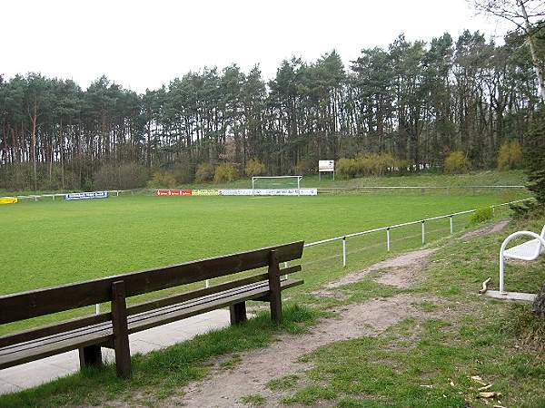 Waldstadion an der Schule - Klein Nordende