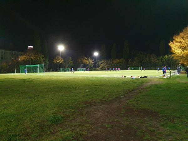 Friedrich-Ebert-Stadion Nebenplatz 2 - Berlin-Tempelhof