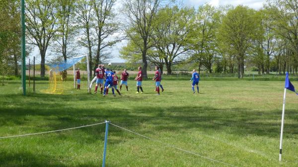 Boisko w Lubanice - Lubanice