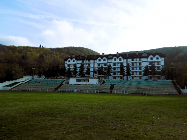 Şəki Futbol Stadionu - Şəki (Sheki)
