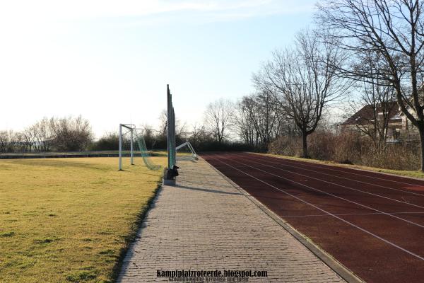 Sportplatz an der Gemeindehalle - Schwaikheim