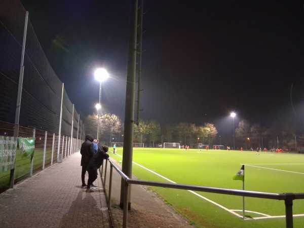 Sportanlage Am Haus Lütz Platz 2 - Mönchengladbach-Bettrath