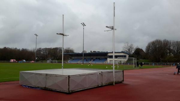 Städtisches Stadion der Bezirkssportanlage Am Bandsbusch - Hilden