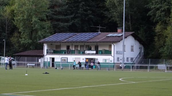 Sportplatz am Schwimmbad - Lindenfels