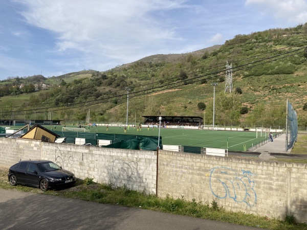 Estadio Municipal El Sotón - Lena (Ḷḷena), AS