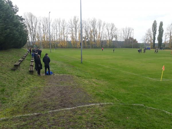 Armin-Bach-Sportplatz 2 - Groß Kreutz/Havel-Schenkenberg