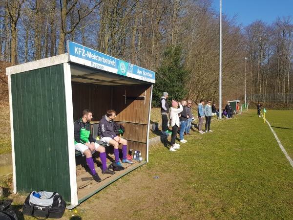 Sportplatz an der Schule - Oelixdorf