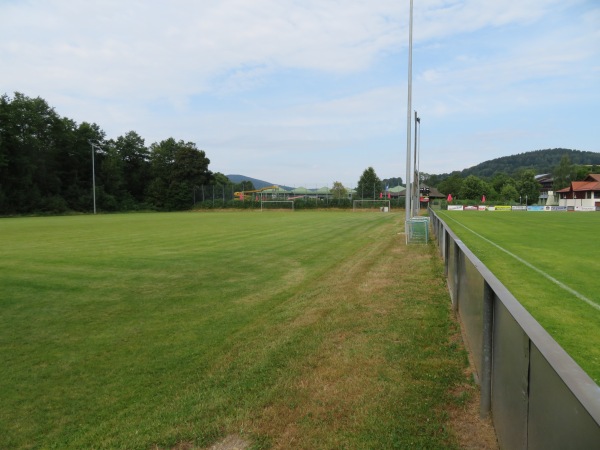 Osser-Stadion Nebenplatz - Lam