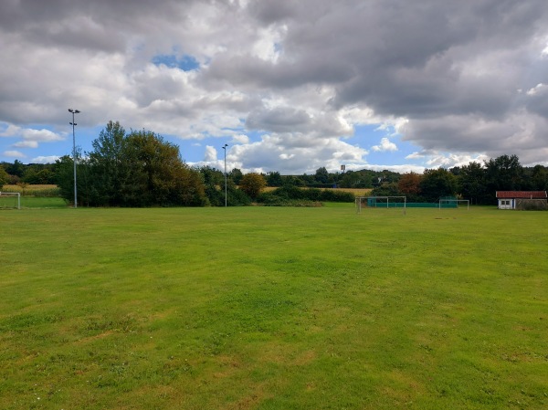 Sportplatz an der Autobahn - Auetal-Rehren