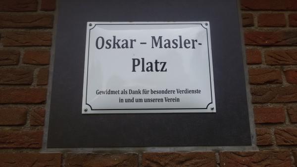 Oskar-Masler-Platz im Sportzentrum Hemdingen - Hemdingen