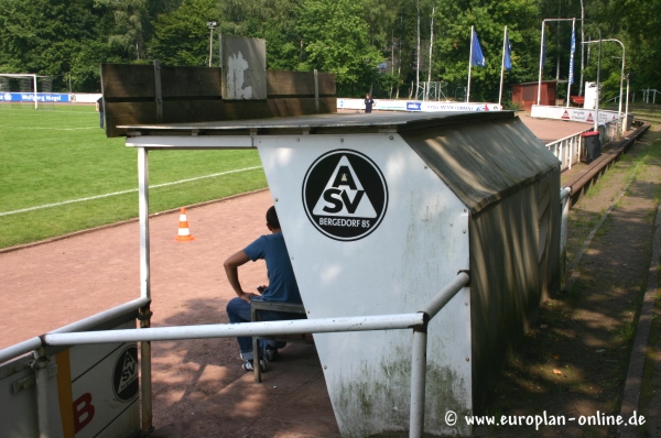 Stadion Sander Tannen - Hamburg-Bergedorf