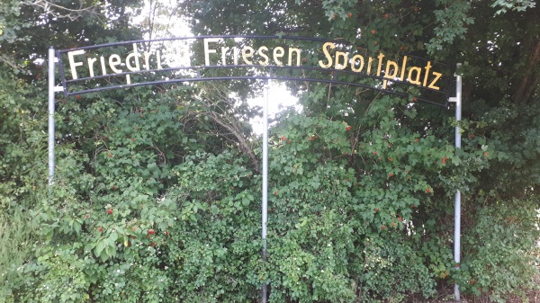 Friedrich-Friesen-Sportplatz - Tribsees