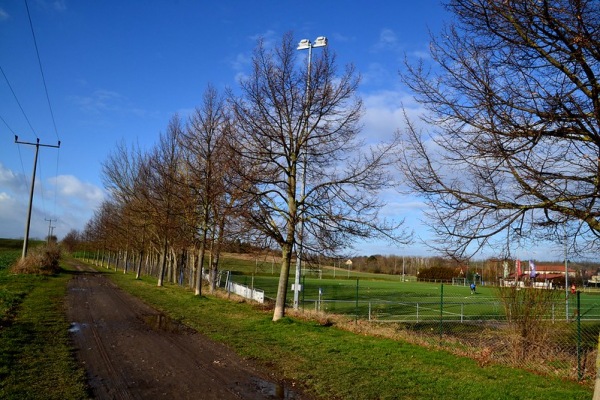 Sportanlage an der alten B80 Platz 2 - Salzatal-Bennstedt