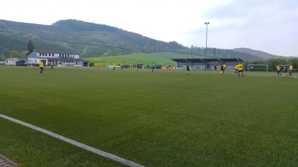 Sportplatz am Bergmer - Sundern/Sauerland-Stockum