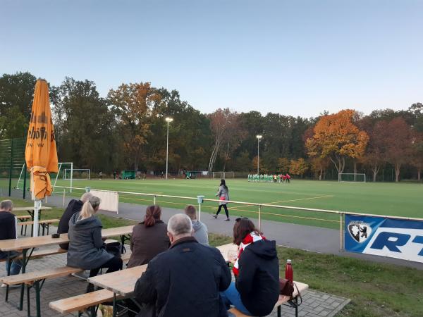 Sportplatz Hirtenfließ - Berlin-Eichwalde