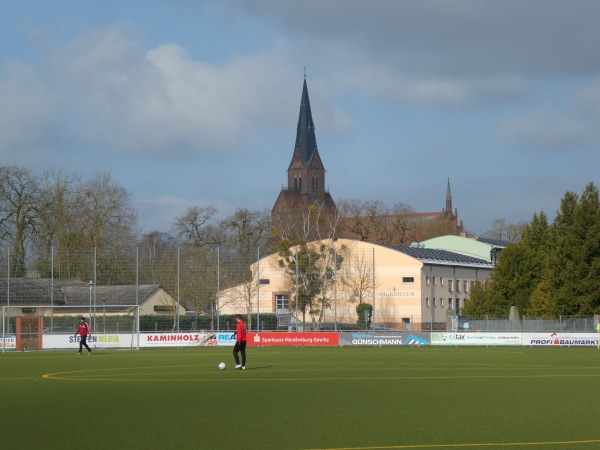 Hagedorn-Stadion Nebenplatz 1 - Friedland/Mecklenburg