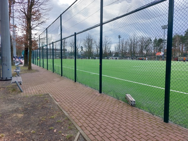 Stadion Miejski im. ks. płk. Jana Mrugacza obok - Legionowo