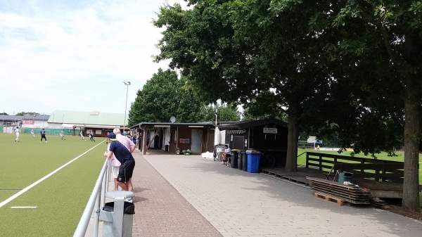 Günter-Reutzel-Sportfeld 2 - Karben-Klein-Karben