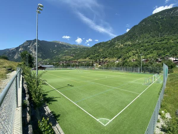 Stade Saint-Marc terrain synthétique - Le Châble