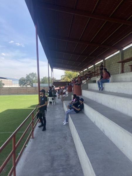 Cancha Deportivo Bravos - Chiautla, MEX