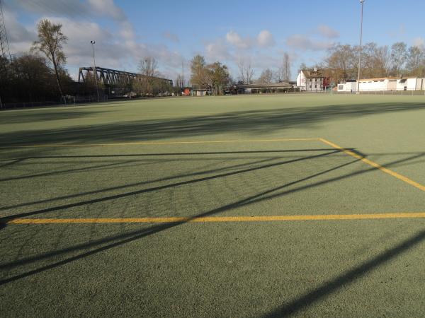 Sportplatz an der Kaiserbrücke - Wiesbaden-Amöneburg