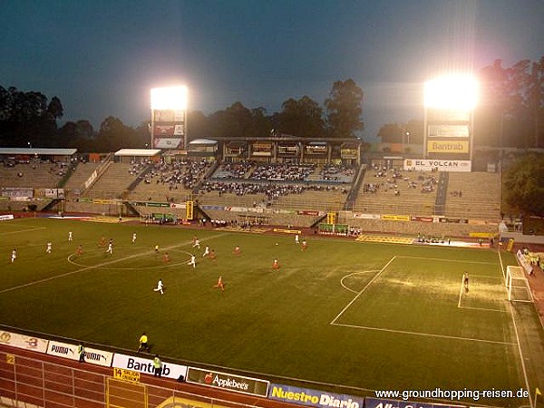 Estadio Cementos Progreso - Ciudad de Guatemala