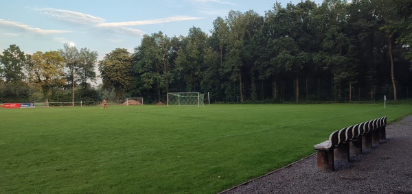 Sportplatz Am Walde - Hespe-Hiddensen