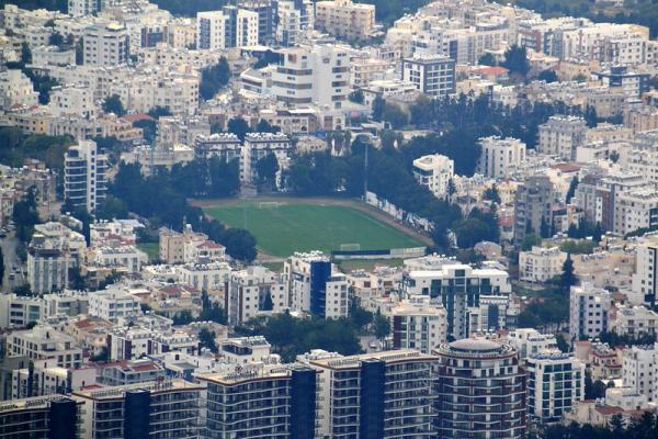 Blick von Burg St. Hilarion aufs Stadion