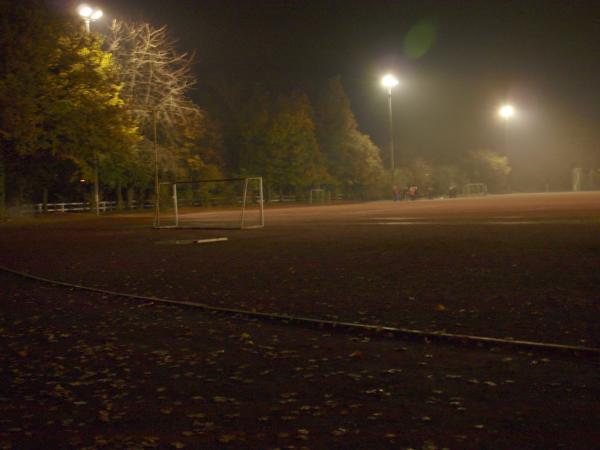 Sportplatz im Schulzentrum Süd - Duisburg-Huckingen