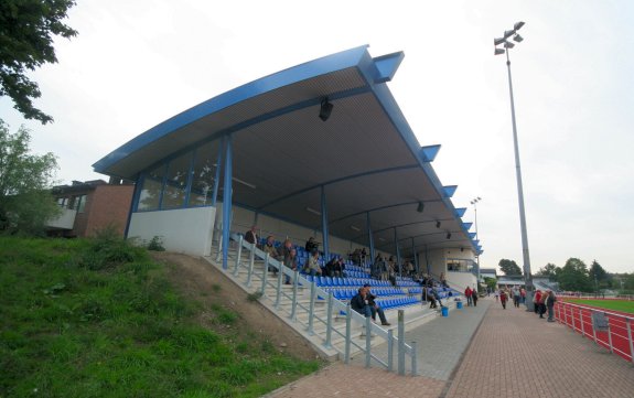 Städtisches Stadion der Bezirkssportanlage Am Bandsbusch - Hilden