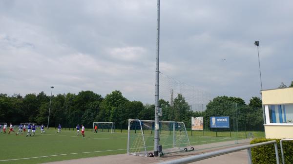 Sportplatz Karl-Liebknecht-Straße - Dresden-Hellerau