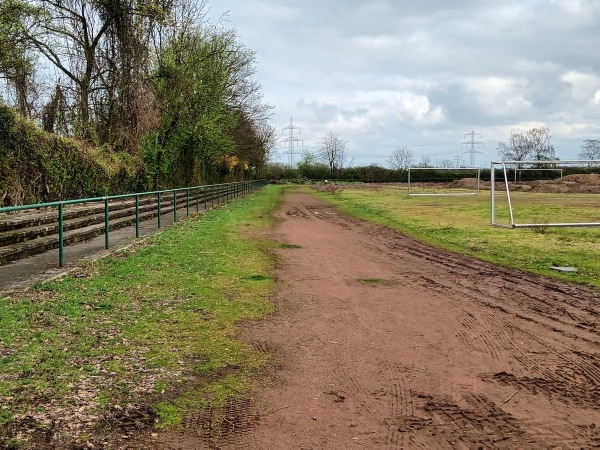 Sportplatz an der Schule - Düsseldorf-Wittlaer