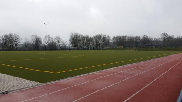 Sportplatz Bornbacher Weg - Remscheid-Bergisch Born