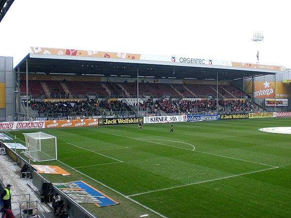 Bruchwegstadion auf dem WOLFGANG FRANK CAMPUS - Mainz