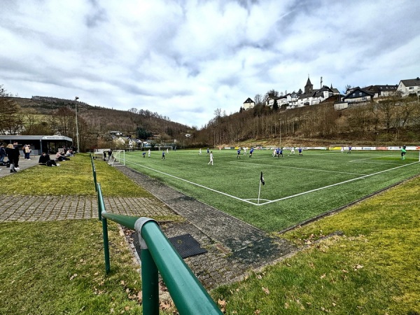 Wiesengrund-Stadion - Meschede-Grevenstein