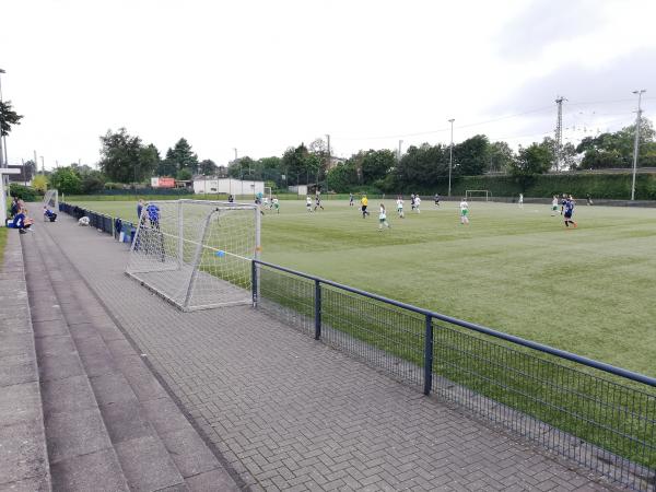 Sportplatz Seeheimer Weg - Düsseldorf-Oberbilk