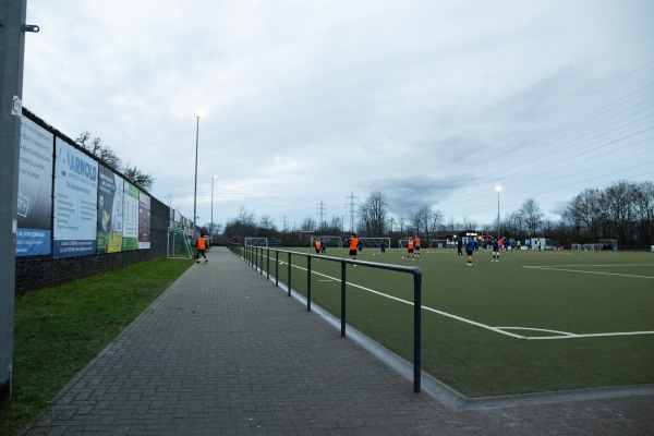 Helmut-Kusserow-Sportanlage - Köln-Pesch