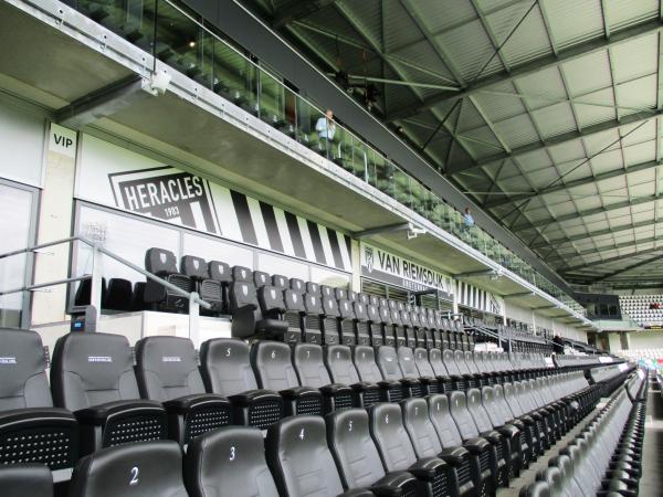 Asito Stadion - Almelo-Ossenkoppelerhoek