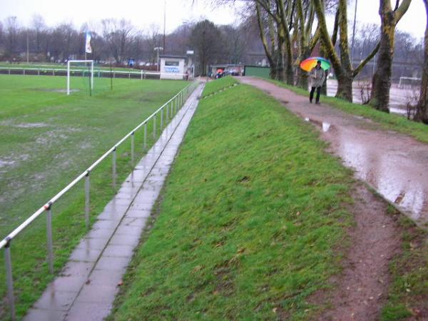 Bezirkssportanlage Düsseldorfer Straße - Duisburg-Wanheimerort