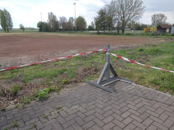 Carl-Bender-Sportanlage Platz 2 - Trebur-Geinsheim