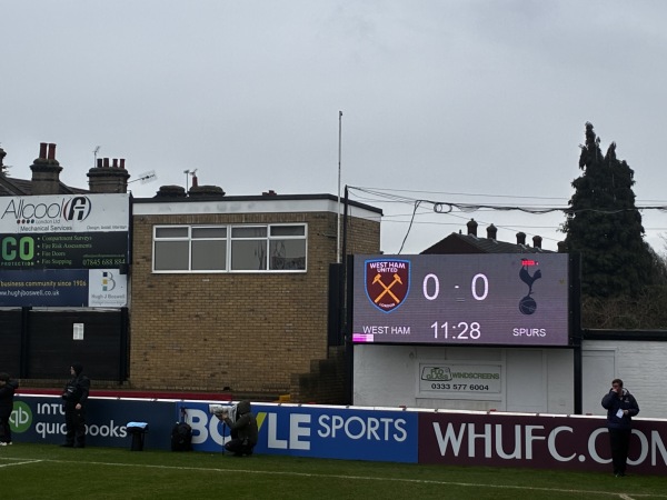 The Chigwell Construction Stadium - London-Dagenham, Greater London