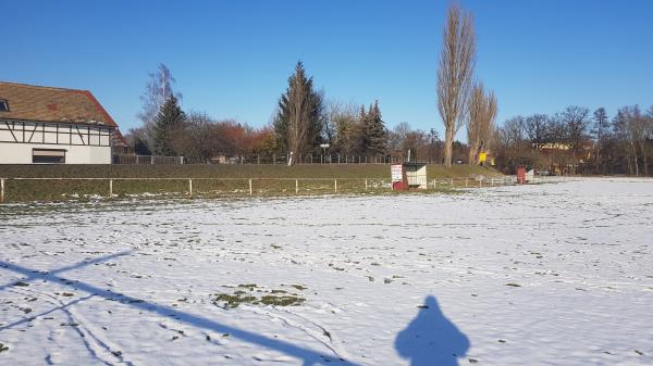 Sportplatz an der B87 - Mellingen